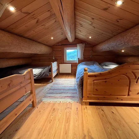 Log At Hafjell 펜션 외위에르